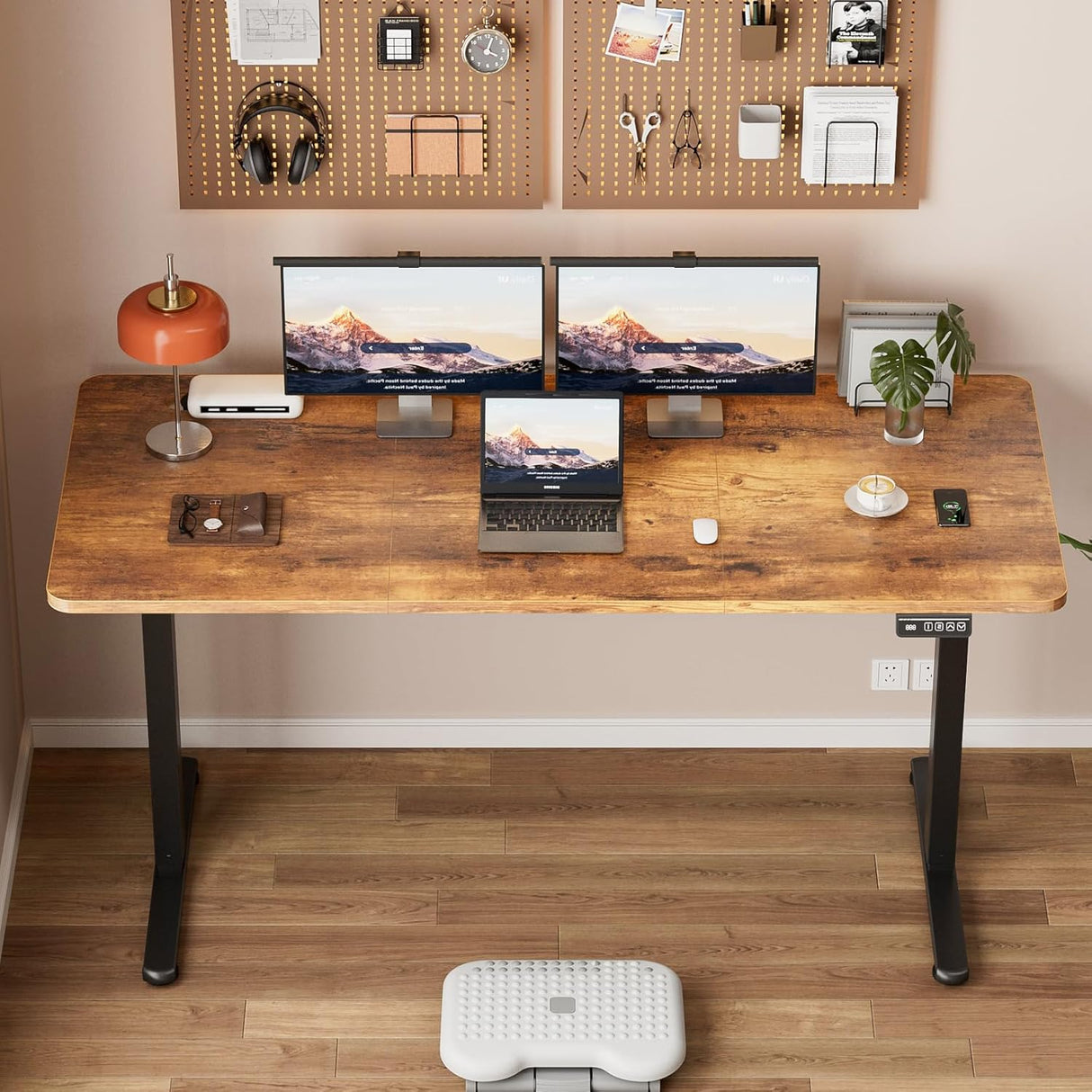 Electric Standing Desk 140x60cm (55.1"x23.6"), Height Adjustable Sit Stand Desk with Hooks, Metal Frame Stand up Desk with Powerful Motor, Ergonomic Computer Desk for Home Office (Brown)