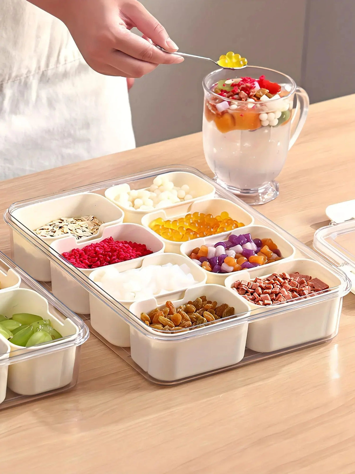 8 Grids Divided Serving Tray Storage Box Kitchen Portable Sub-format Seasoning Separator Box Fresh-keeping Snack Fruits Food Box