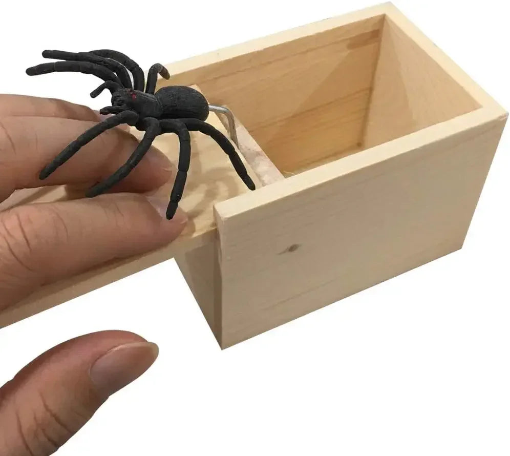 Funny Pop-Up Spider Scare Box - Desk Decor Gag Gift for Halloween, Christmas & Birthday, Novelty Office Toy & Home Decoration