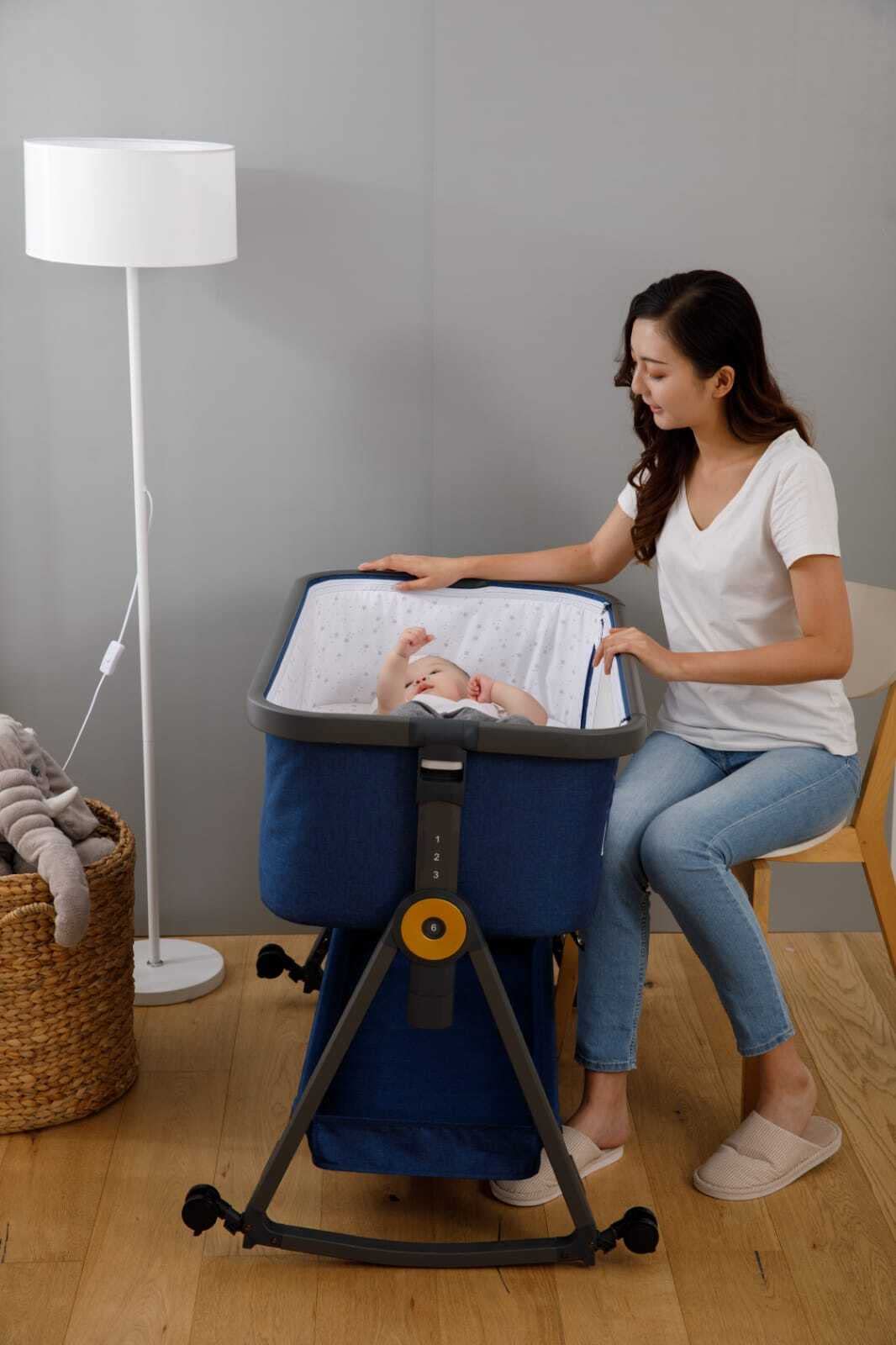 Baby bassinette with Mattress, Rocking Crib Co-Sleeping Cradle with Mosquito net (Blue)