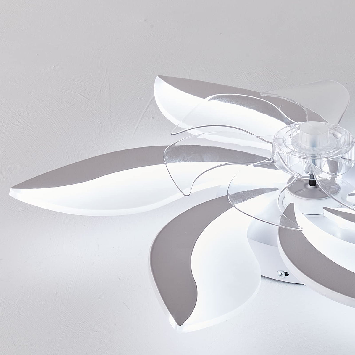 68cm Low Profile Ceiling Fans with Lights and Remote/APP Control,3 Light Color Changes,6 Wind Speed Modes,Flush Mount Ceiling Fan Light,Modern Ceiling Light with Fan for Bedroom/Study/Office…