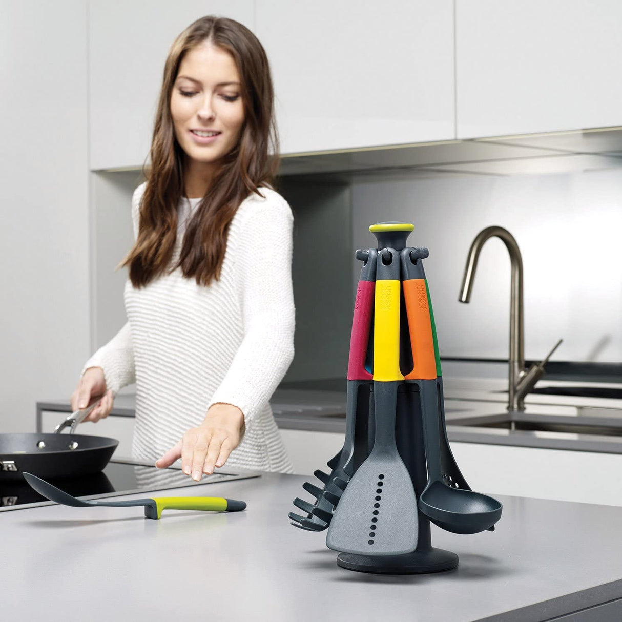 6 Pieces Kitchen Utensil Set with Storage Carousel, Multicolor