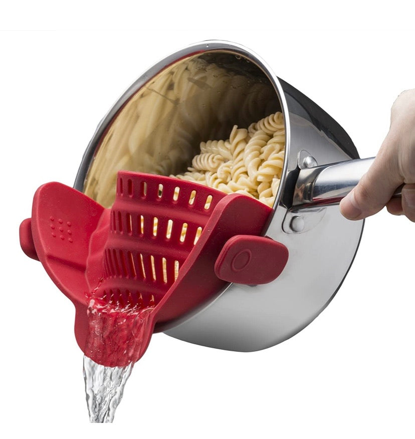 Kitchen Gizmo Snap N Strain Strainer, Clip On Silicone Colander, Fits all Pots and Bowls - Red