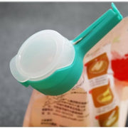 Reusable Bag-Sealing Clip with Pour Spout – White
