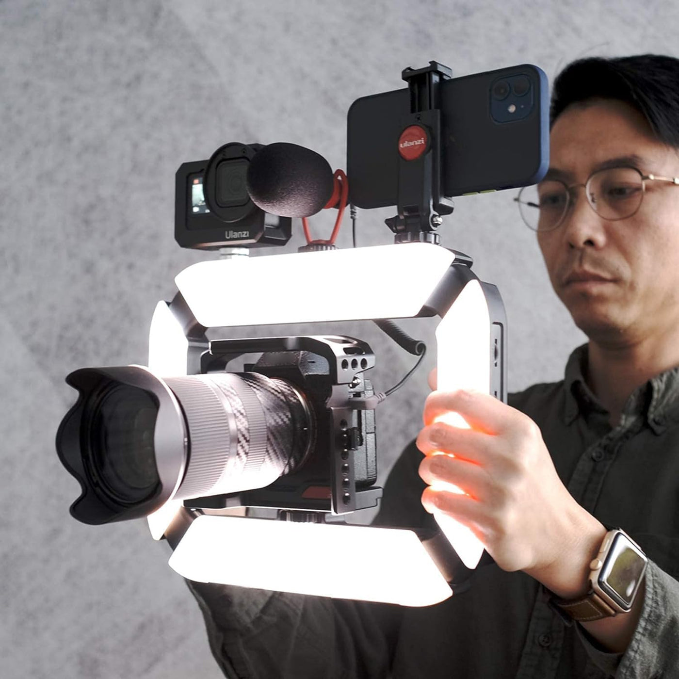 ULANZI U200 Smartphone Video Rig with Rechargeable Ring Light