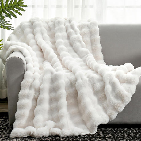 TARODEA Faux Fur Throw Blanket for Couch, Fuzzy Soft Plush Thick Bubble Blanket for Sofa Bedroom Living Room (Cream White, 130x160 cm)