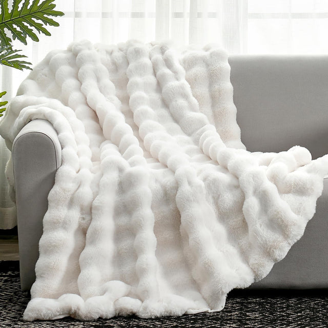 TARODEA Faux Fur Throw Blanket for Couch, Fuzzy Soft Plush Thick Bubble Blanket for Sofa Bedroom Living Room (Cream White, 130x160 cm)