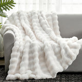 TARODEA Faux Fur Throw Blanket for Couch, Fuzzy Soft Plush Thick Bubble Blanket for Sofa Bedroom Living Room (Cream White, 130x160 cm)