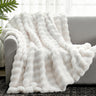TARODEA Faux Fur Throw Blanket for Couch, Fuzzy Soft Plush Thick Bubble Blanket for Sofa Bedroom Living Room (Cream White, 130x160 cm)
