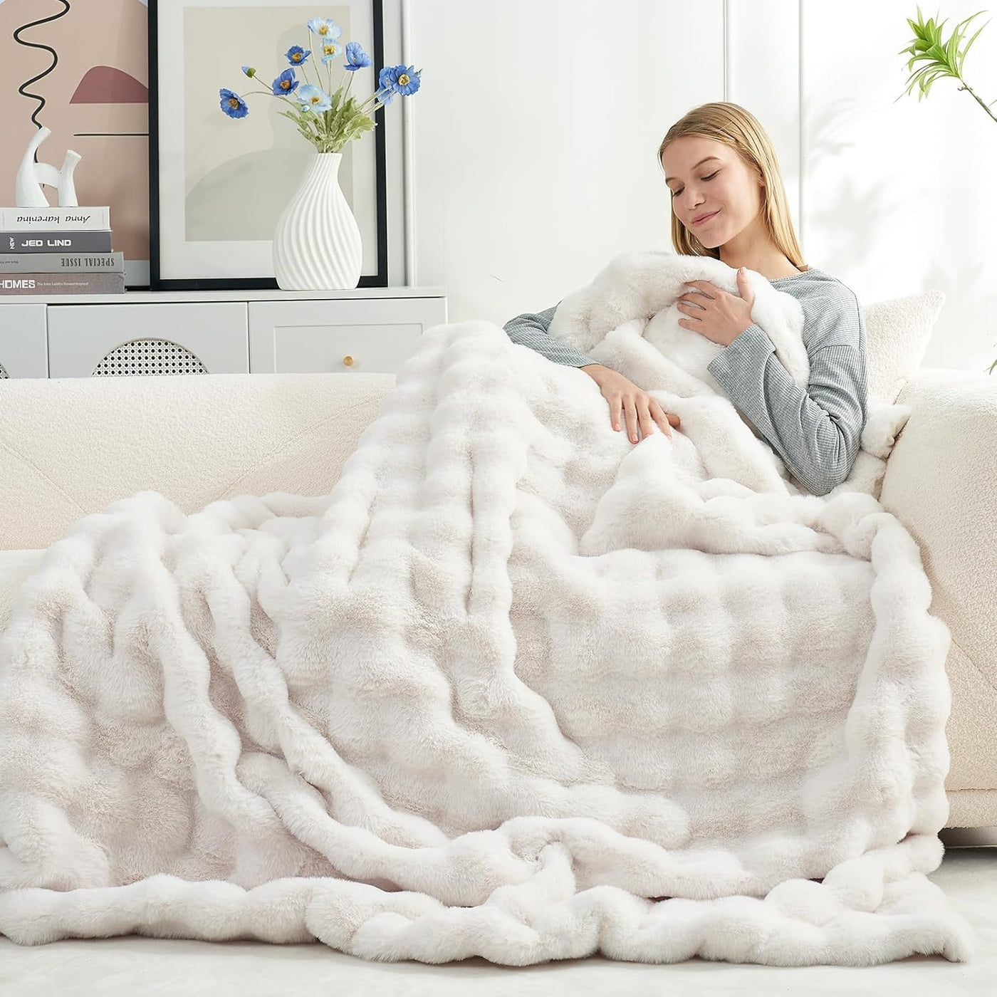 Plush Bubble Faux-Fur Throw Blanket – 14 Colour & Size Options