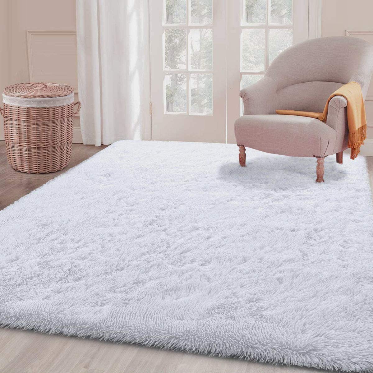 160 × 200 cm White Fluffy Shag Area Rug