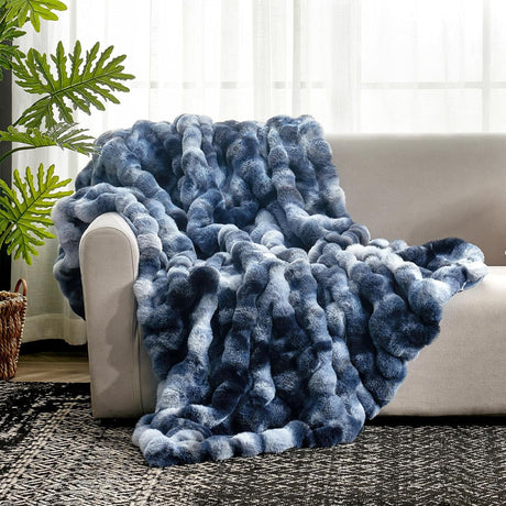 TARODEA Faux Fur Throw Blanket for Couch, Fuzzy Soft Plush Thick Bubble Blanket for Sofa Bedroom Living Room (Cream White, 130x160 cm)