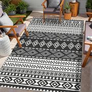 150 × 245 cm Reversible Outdoor Rug with Carry Bag