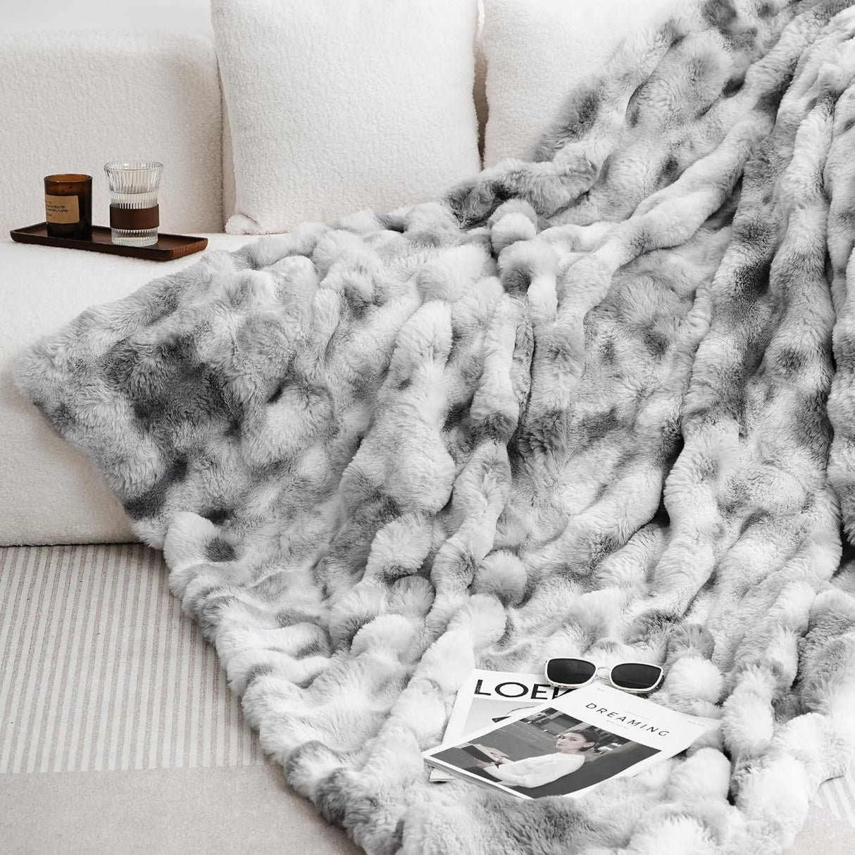TARODEA Faux Fur Throw Blanket for Couch, Fuzzy Soft Plush Thick Bubble Blanket for Sofa Bedroom Living Room (Cream White, 130x160 cm)