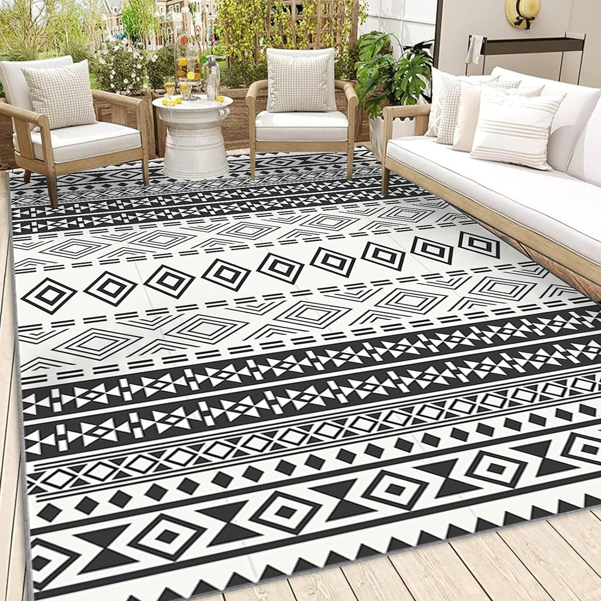 150 × 245 cm Reversible Outdoor Rug with Carry Bag