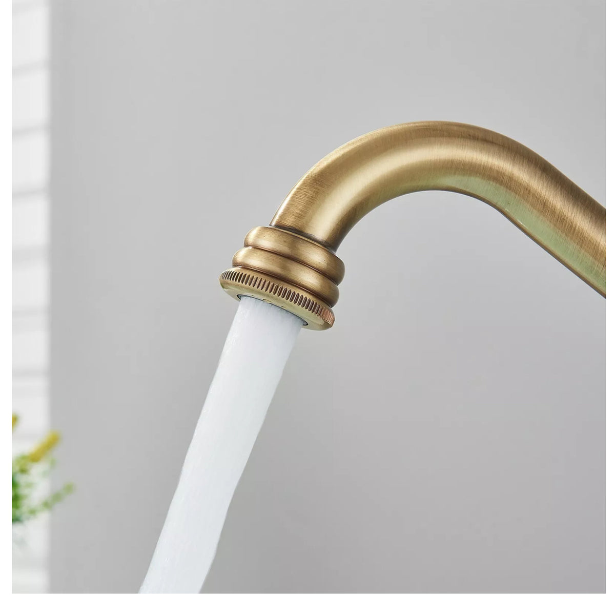 Antique Brass Single-Lever Bathroom Basin Mixer Tap