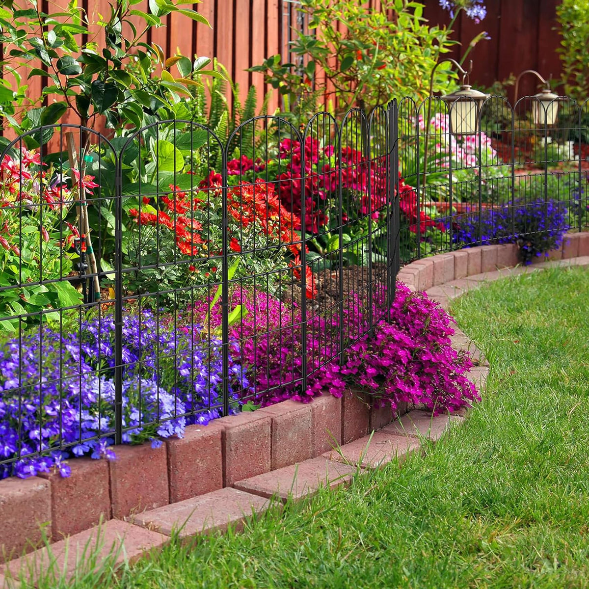 10-Panel Arched Metal Garden Border Fence – 92 × 330 cm