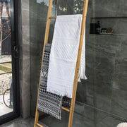 6-Rung Bamboo Leaning Ladder for Towels, Blankets & Quilts