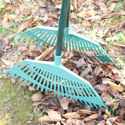 Long-Handled Leaf Grabber Rake – Carbon Steel Garden Leaf & Debris Collector (92cm)