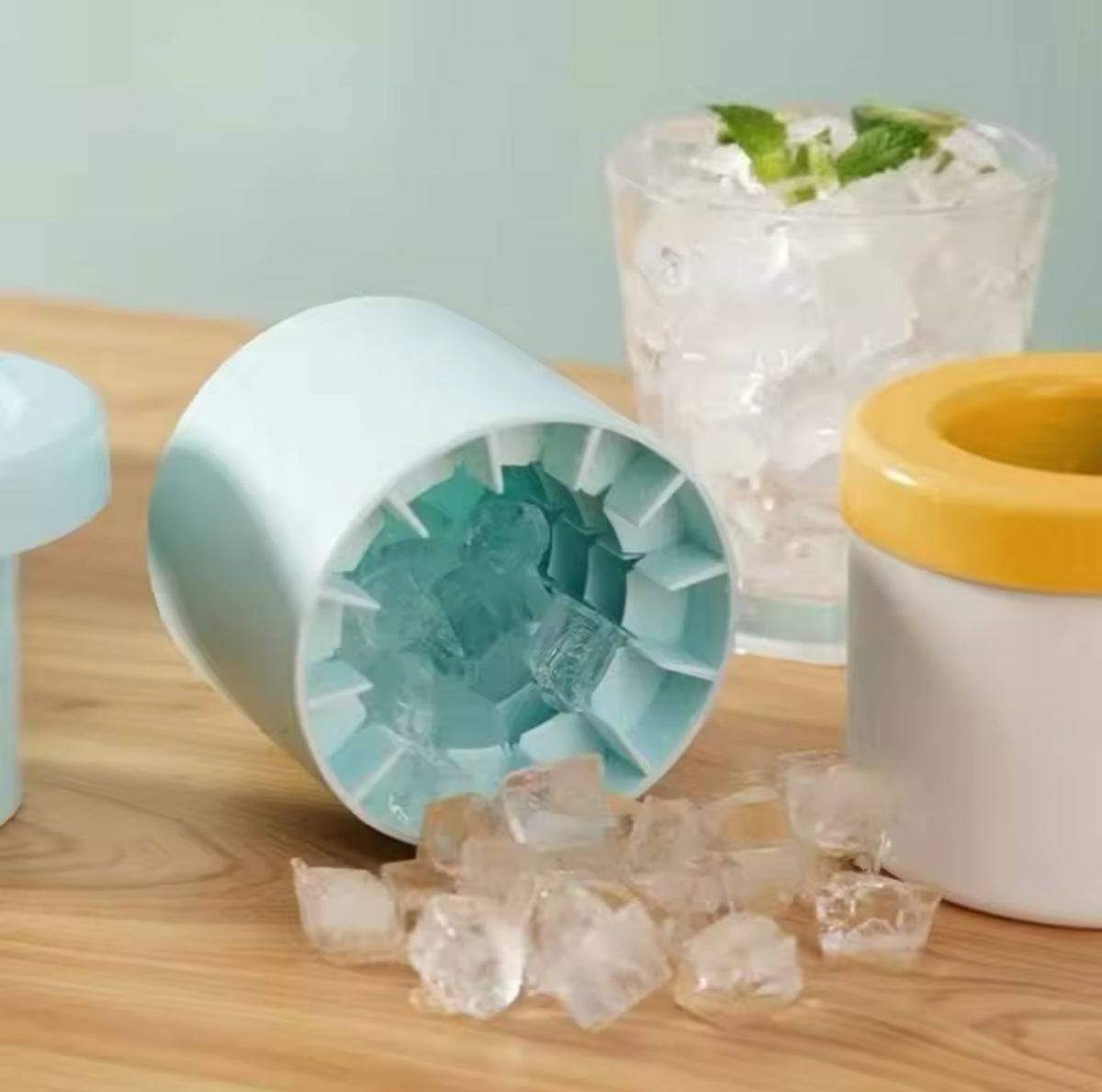 Compact Round Silicone Ice Mould – 8 × 6 × 7.5 cm
