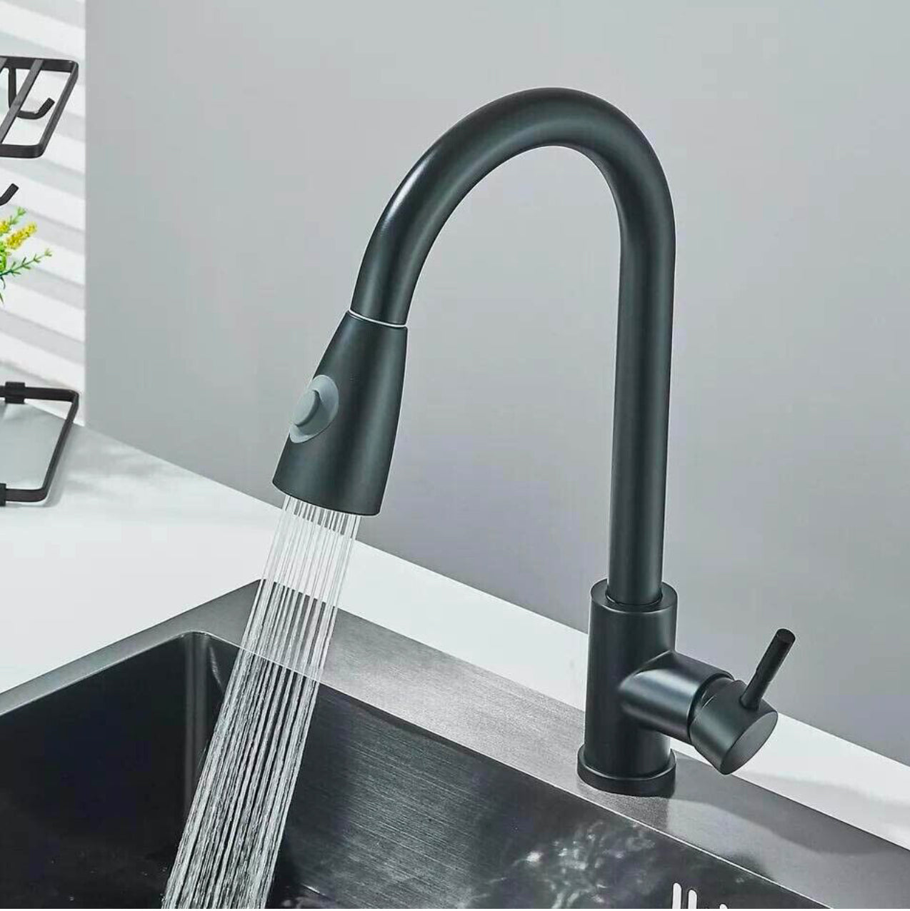 Black 2-Mode Pull-Out Kitchen Mixer Tap – 360° Swivel