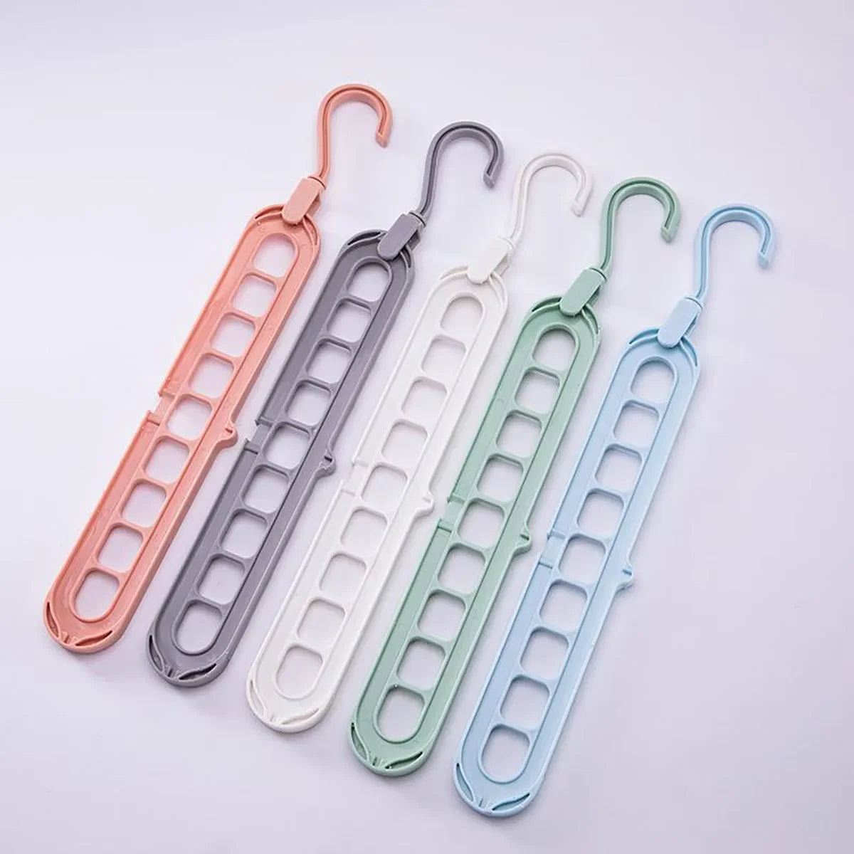 9-Hole Folding Cascading Hanger – 1 or 3 Pack