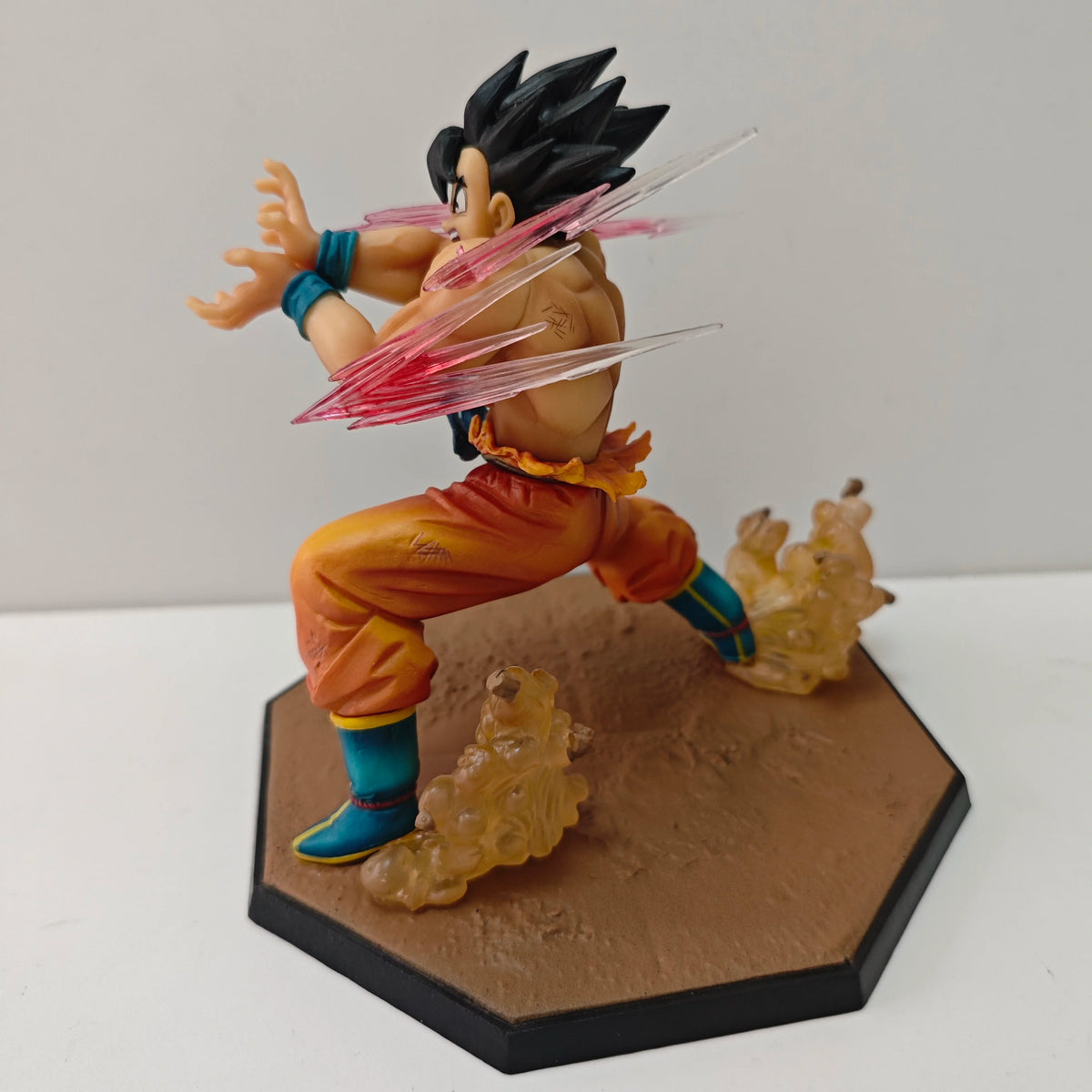 Dragon Ball Anime Son Goku KaMeHaMeHa Lamp Led Bulb Action Figures Model Figurine Figure & Base & Lamp DIY Decoration Collection