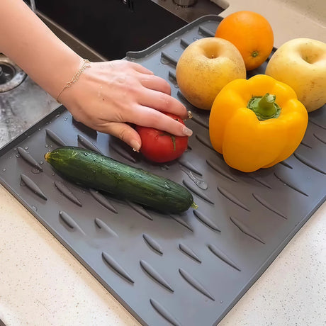 Silicone Drain Mat for Sink, Kitchen Fruit and Vegetable Dish Draining Drying Mat, Household Countertop Heat Insulation Mat