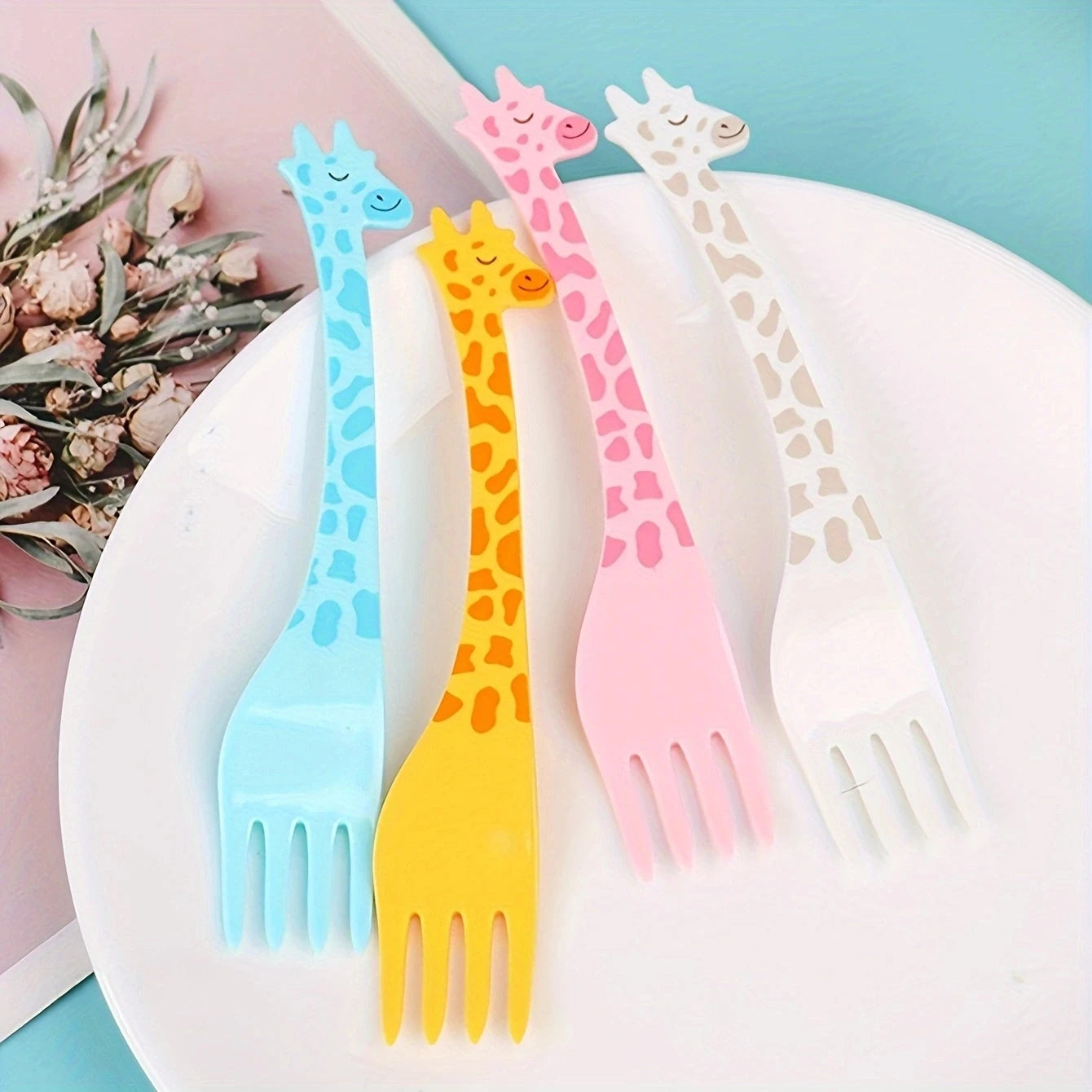 12pcs - Reusable Giraffe Exquisite Fruit Fork - Perfect for Snacks, Cakes, and Fruit Decoration - Perfect for Outdoor Use