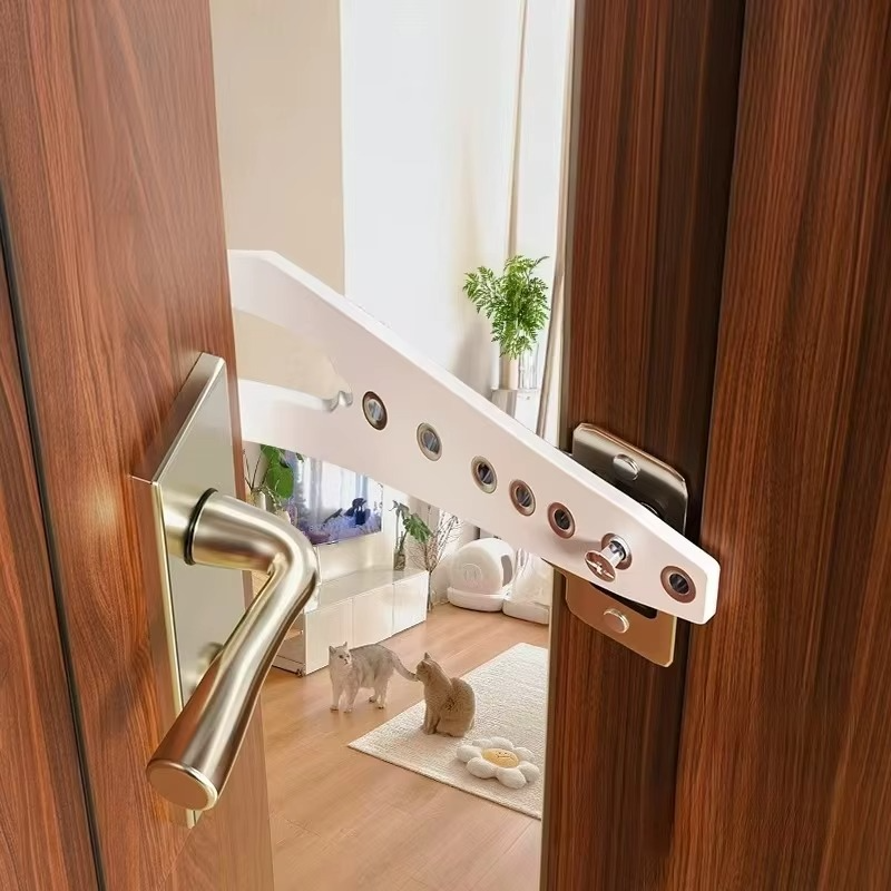 Adjustable Pet Door Latch Strap for Cat Access