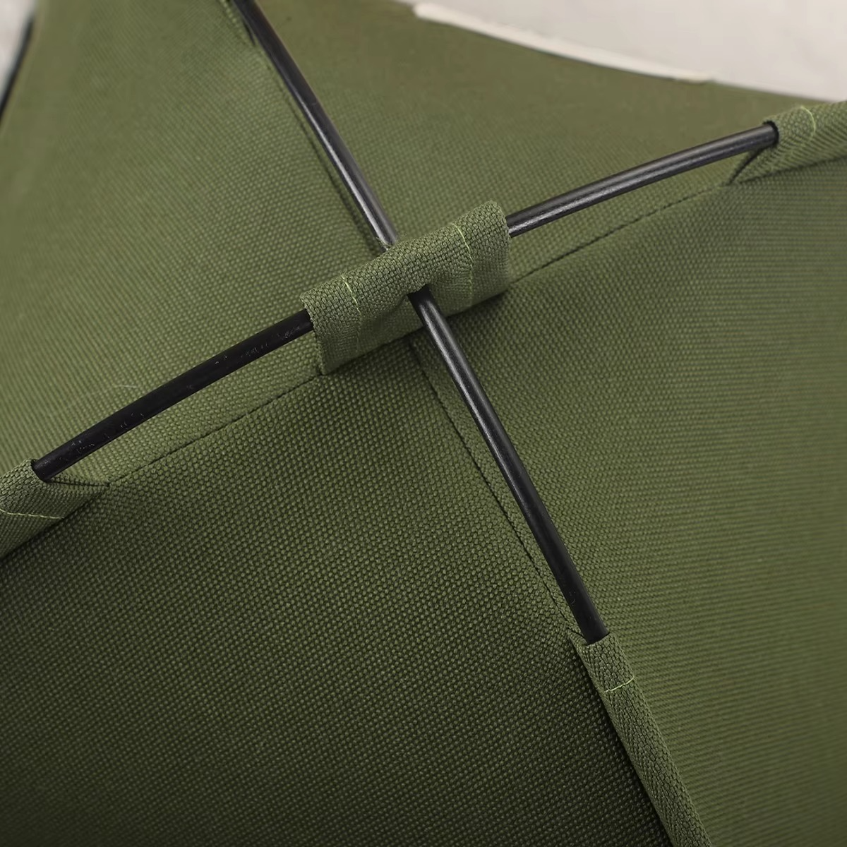 Warm Clamshell Pet Tent Bed
