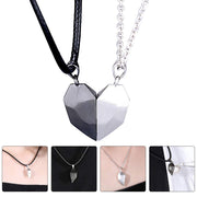 Veemoon Magnetic Split-Heart Couple Necklace Set