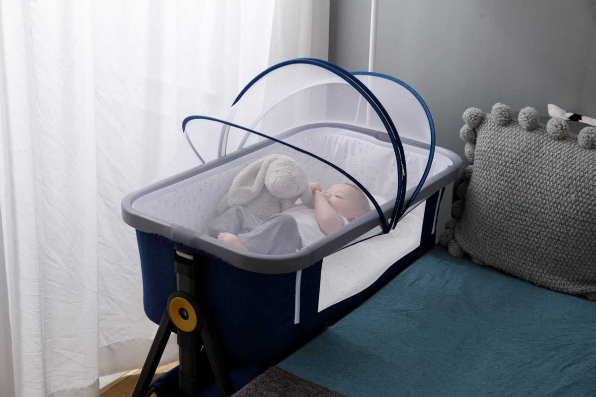 Baby bassinette with Mattress, Rocking Crib Co-Sleeping Cradle with Mosquito net (Blue)