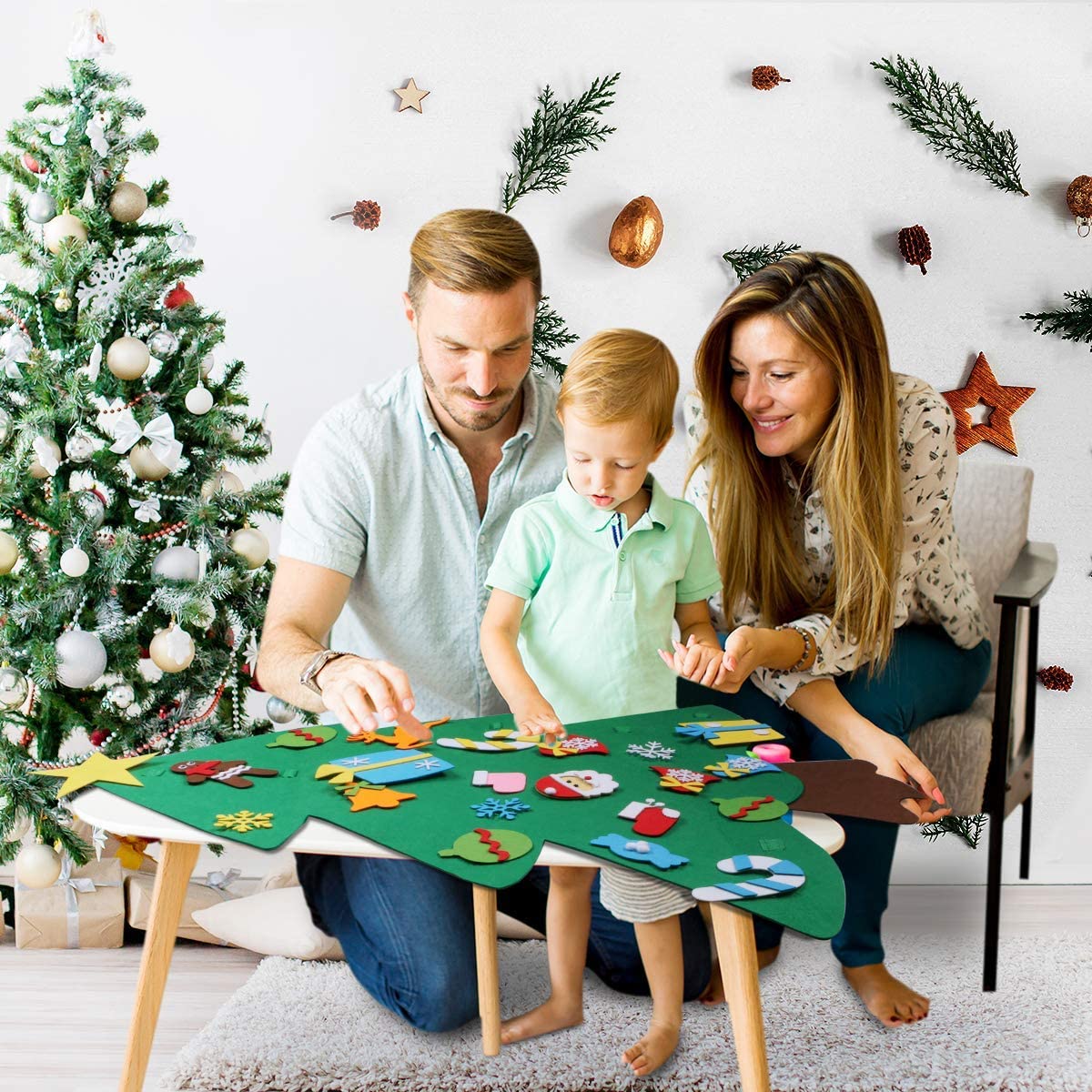 DIY Felt Christmas Tree with 30 Detachable Ornaments