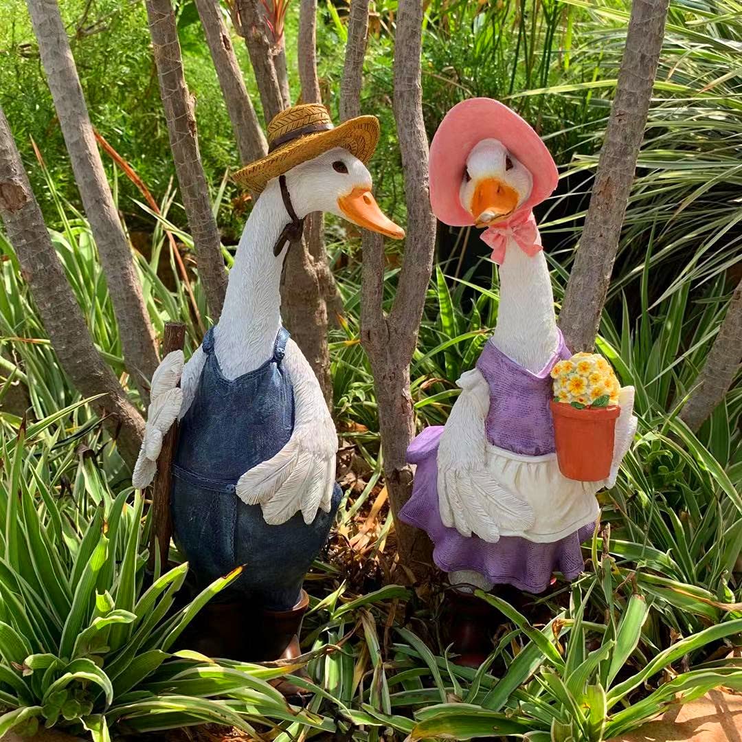 Gardener Duck Garden Statue