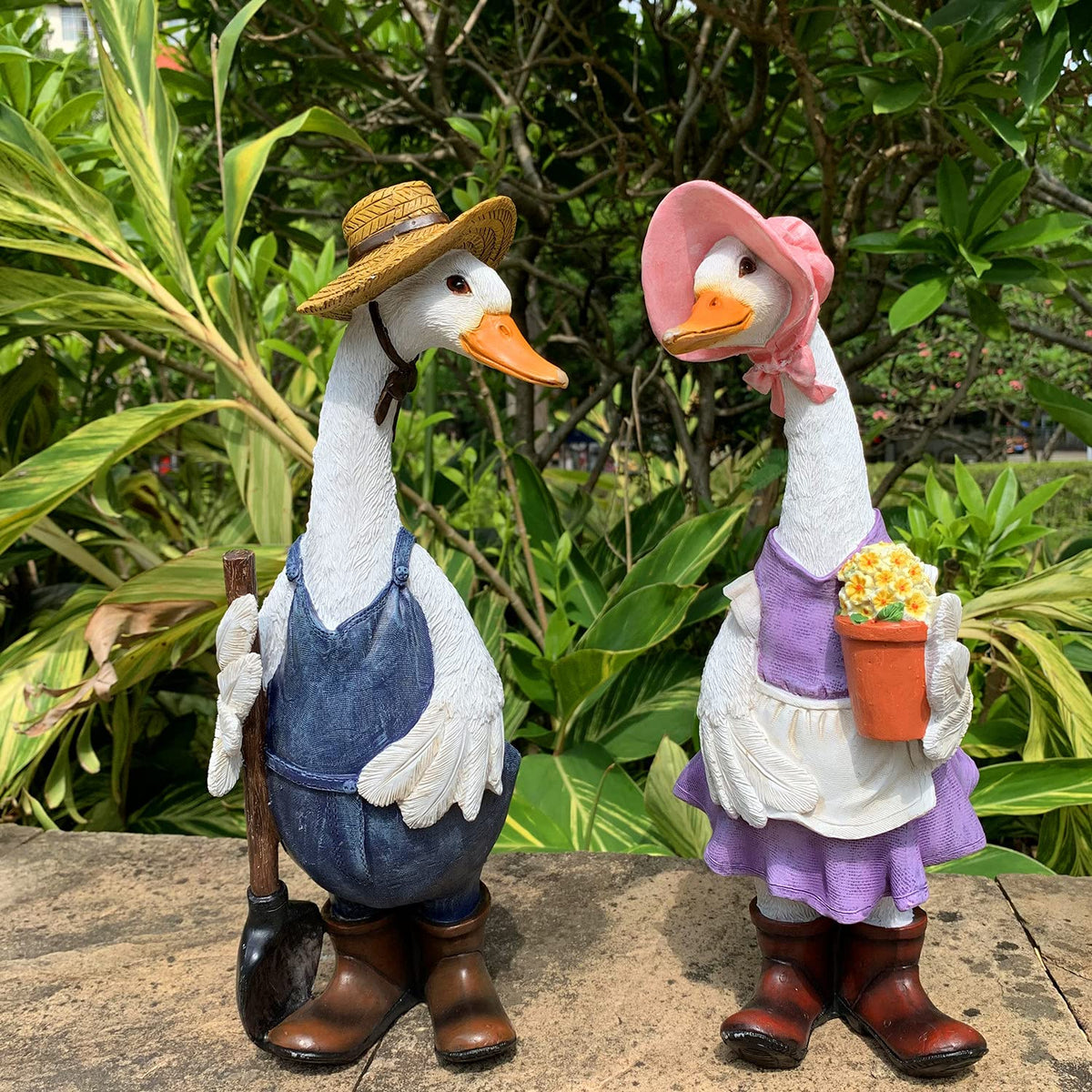 Gardener Duck Garden Statue