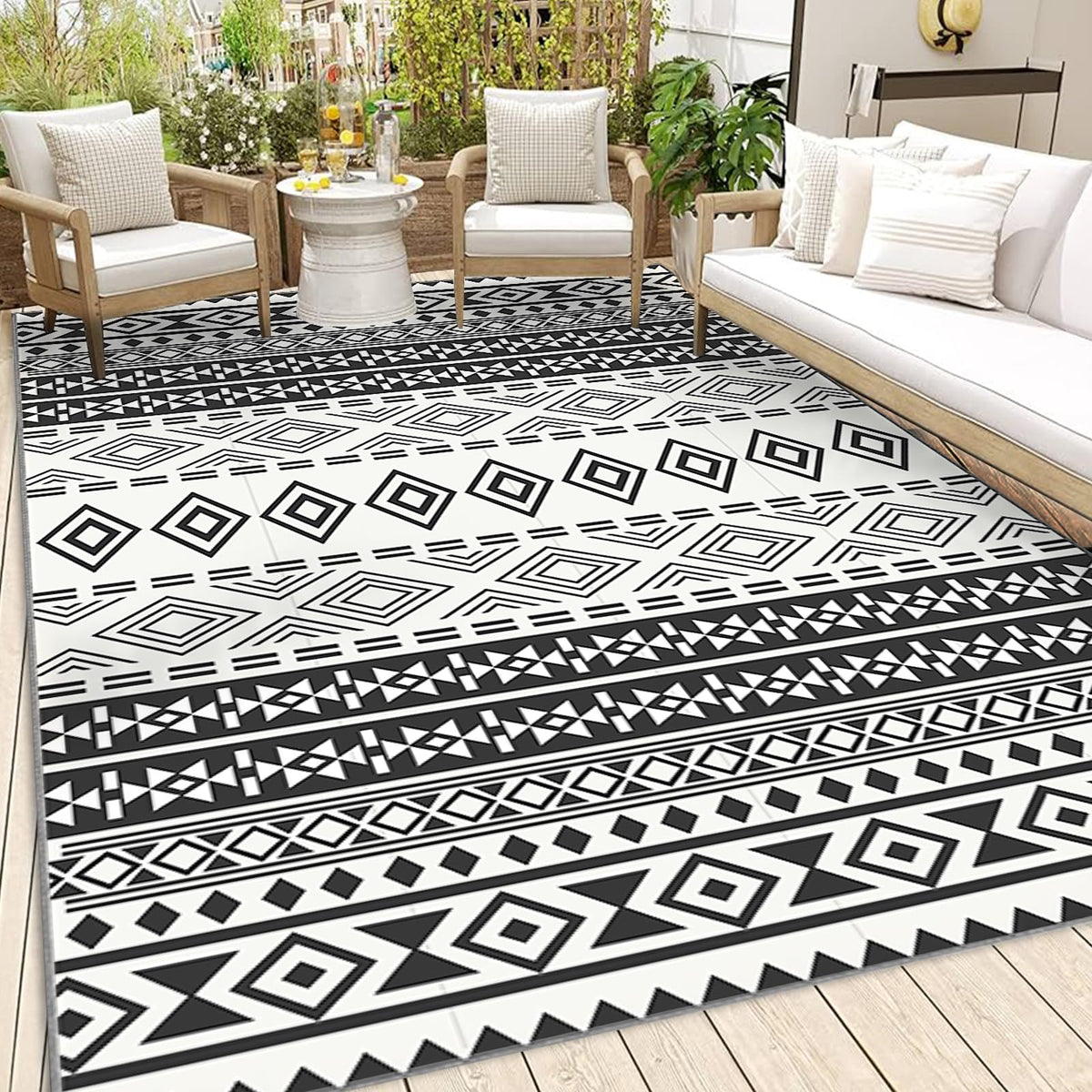 150 × 245 cm Black & White Reversible Outdoor Rug