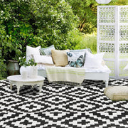 150 × 245 cm Reversible Plastic-Straw Outdoor Rug