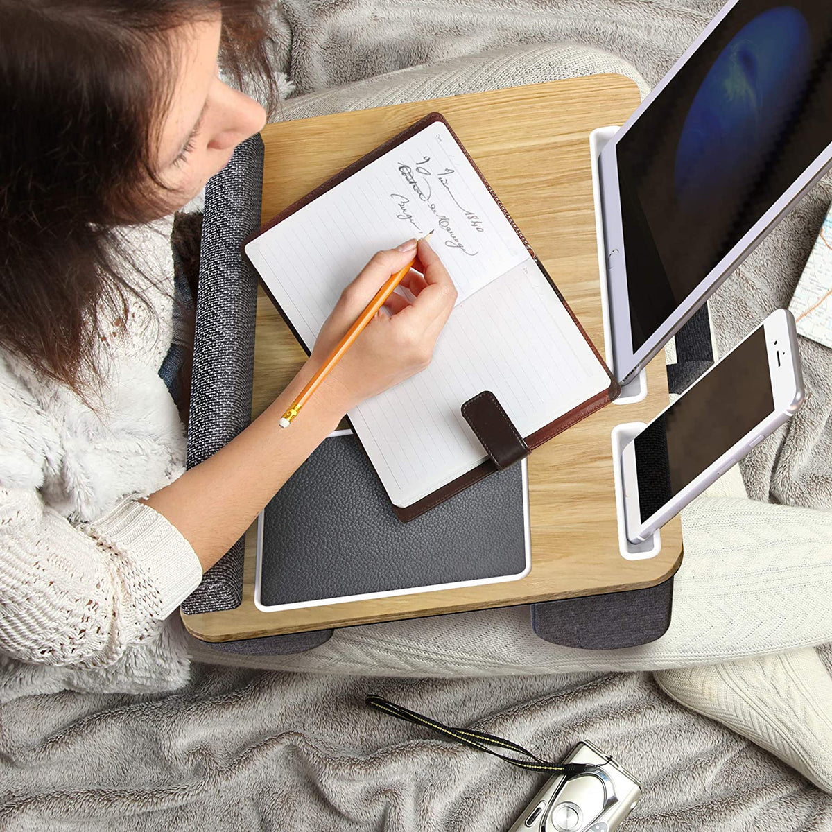 Lap Desk - Fits up to 17" Laptop Desk, Built in Mouse Pad &amp; Wrist Pad for Notebook, MacBook, Tablet, Laptop Stand with Tablet, Pen &amp; Phone Holder (Wood Grain)