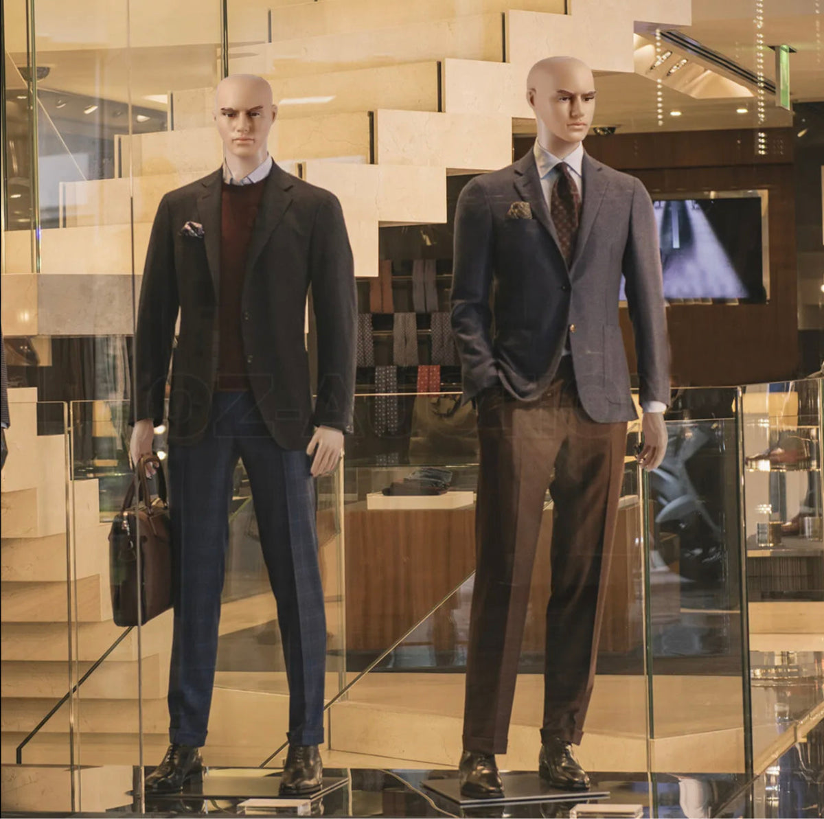 185 cm Full-Body Male Retail Mannequin with Metal Base
