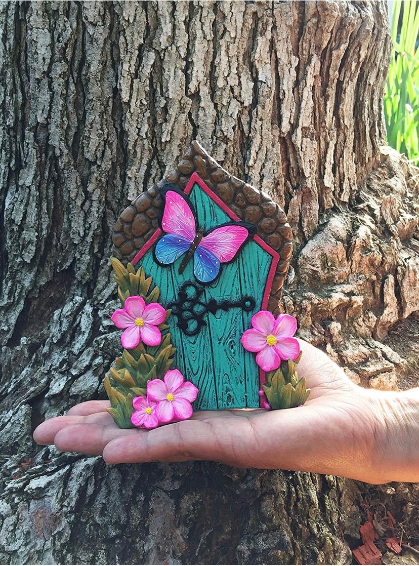 Miniature Resin Butterfly Fairy Door – 14.6 × 11.43cm